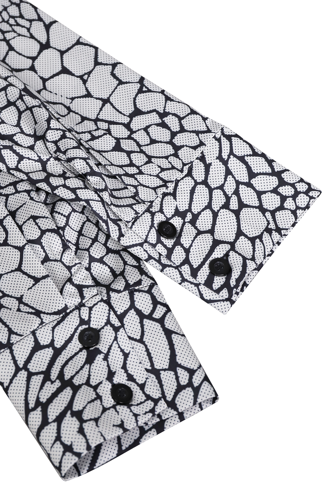 Naadmaastricht | Satijnblouse met moderne slangenprint-elegantie