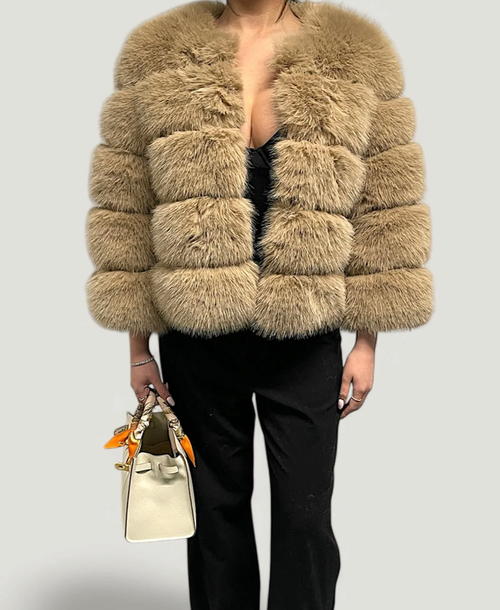 Naadmaastricht | Faux Fur Jas met Oversized Pasvorm & Volumineuze Vossenbont-Look