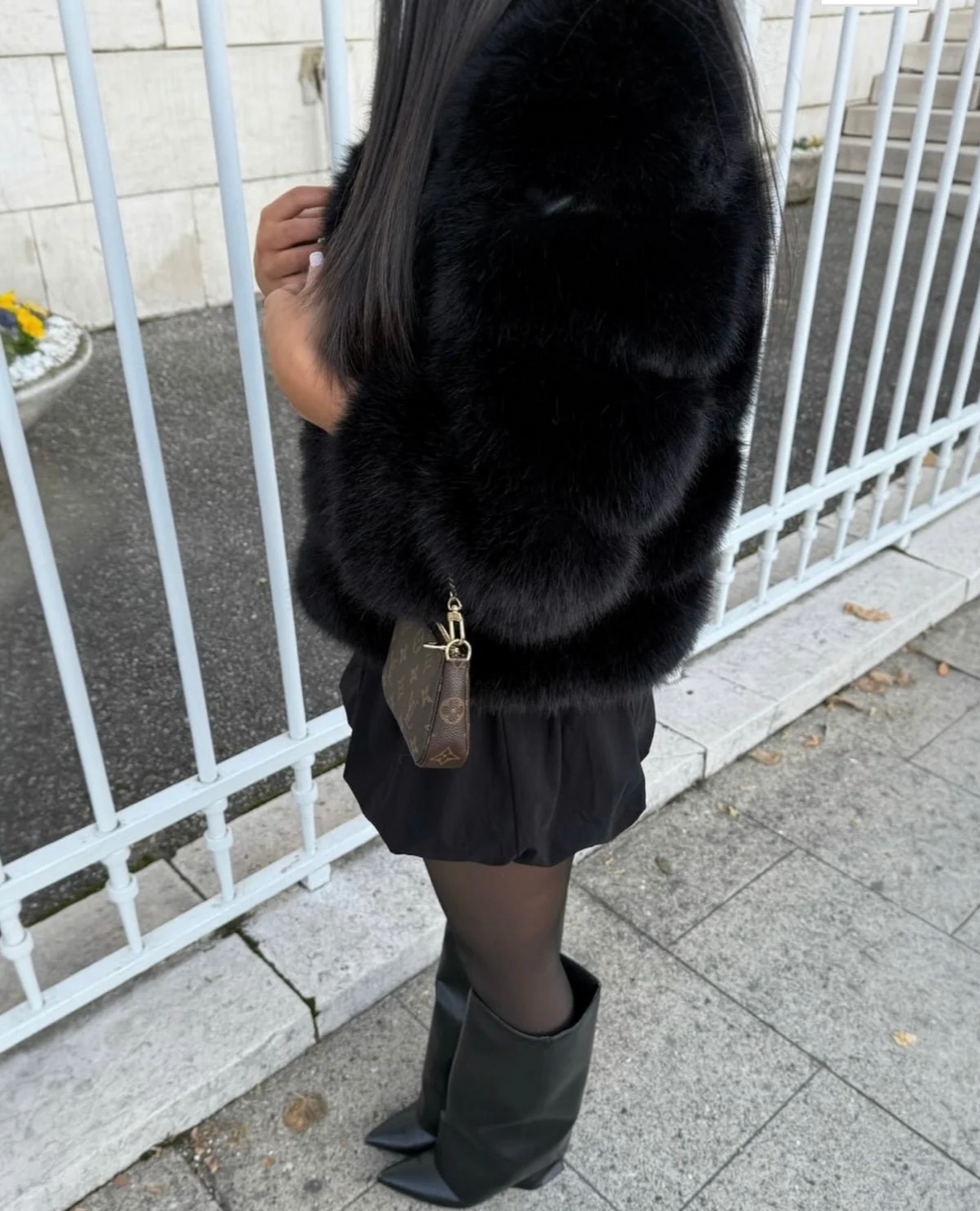 Naadmaastricht | Faux Fur Jas met Oversized Pasvorm & Volumineuze Vossenbont-Look
