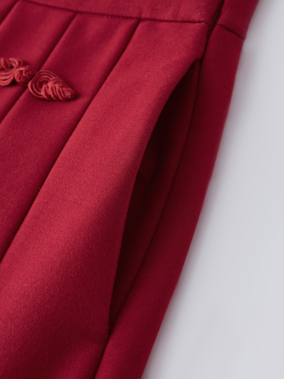 Naadmaastricht | Geplooide Midi A-Lijn Rok met Kikkerknopen-Detail