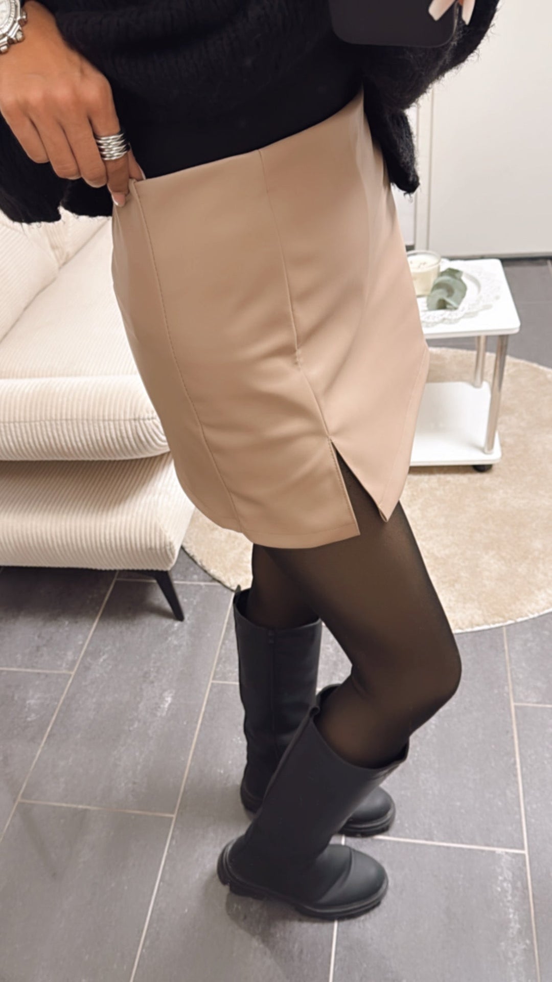 Naadmaastricht | Lederlook Broek-Rok – Donkerbeige