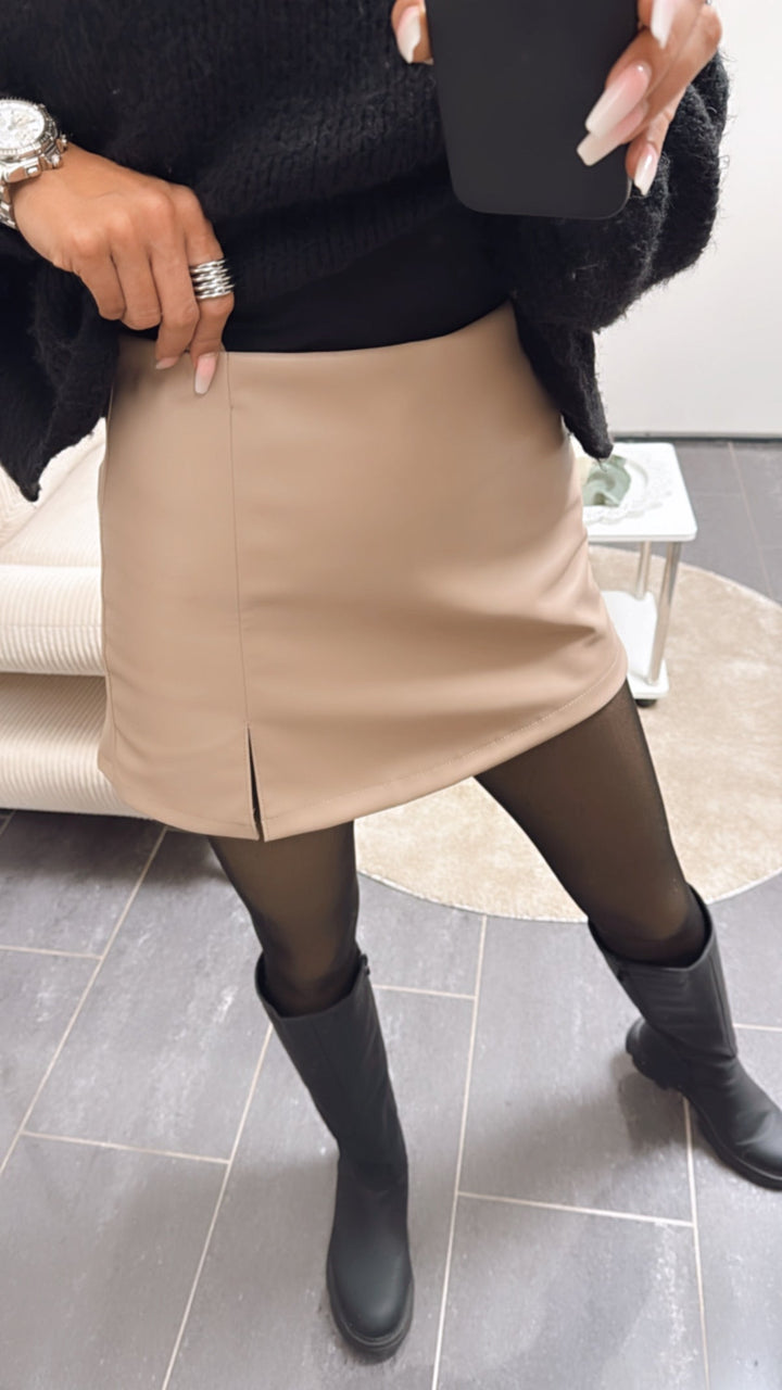 Naadmaastricht | Lederlook Broek-Rok – Donkerbeige