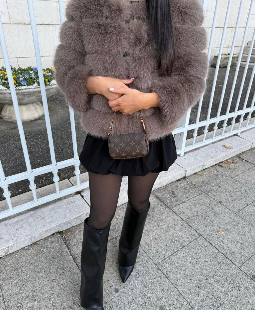 Naadmaastricht | Faux Fur Jas met Oversized Pasvorm & Volumineuze Vossenbont-Look