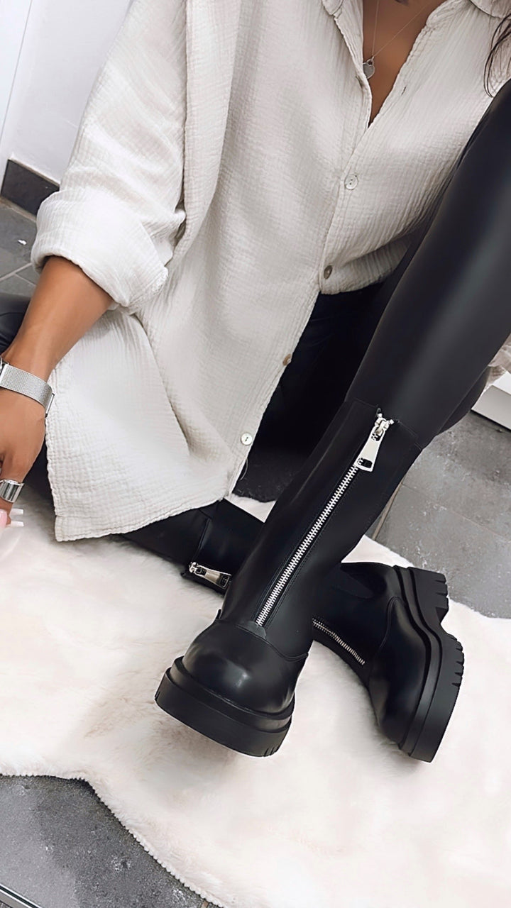 Naadmaastricht | Zip Boots – Zwarte Laarzen met Ritssluiting aan de Voorzijde