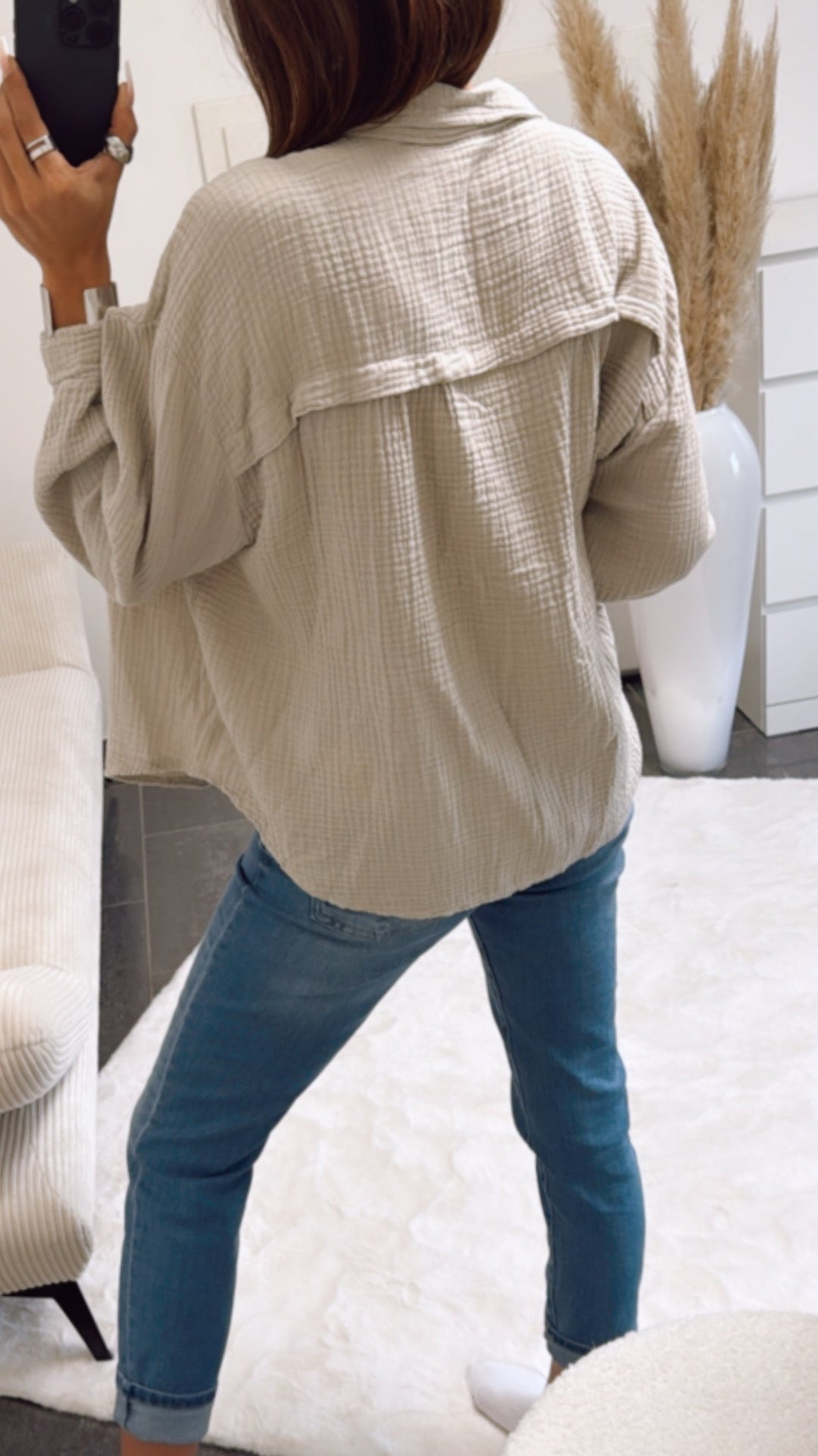 Naadmaastricht | Korte oversized mousseline blouse / beige