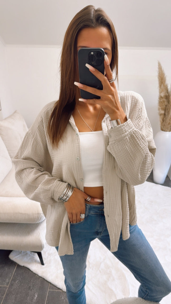 Naadmaastricht | Korte oversized mousseline blouse / beige