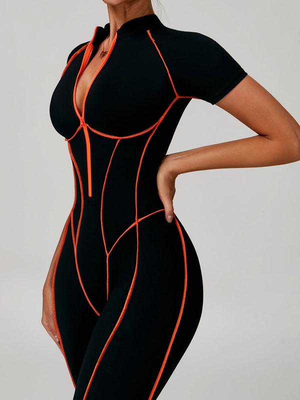 Naadmaastricht | Rugloze Jumpsuit met Ritssluiting en Contrasterende Strepen