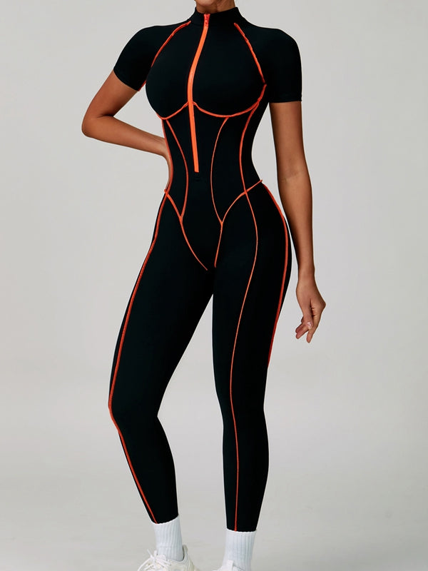 Naadmaastricht | Rugloze Jumpsuit met Ritssluiting en Contrasterende Strepen